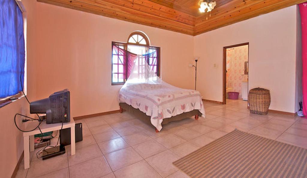 Dolphin Bay Yoga Guest House Drapers 객실 사진