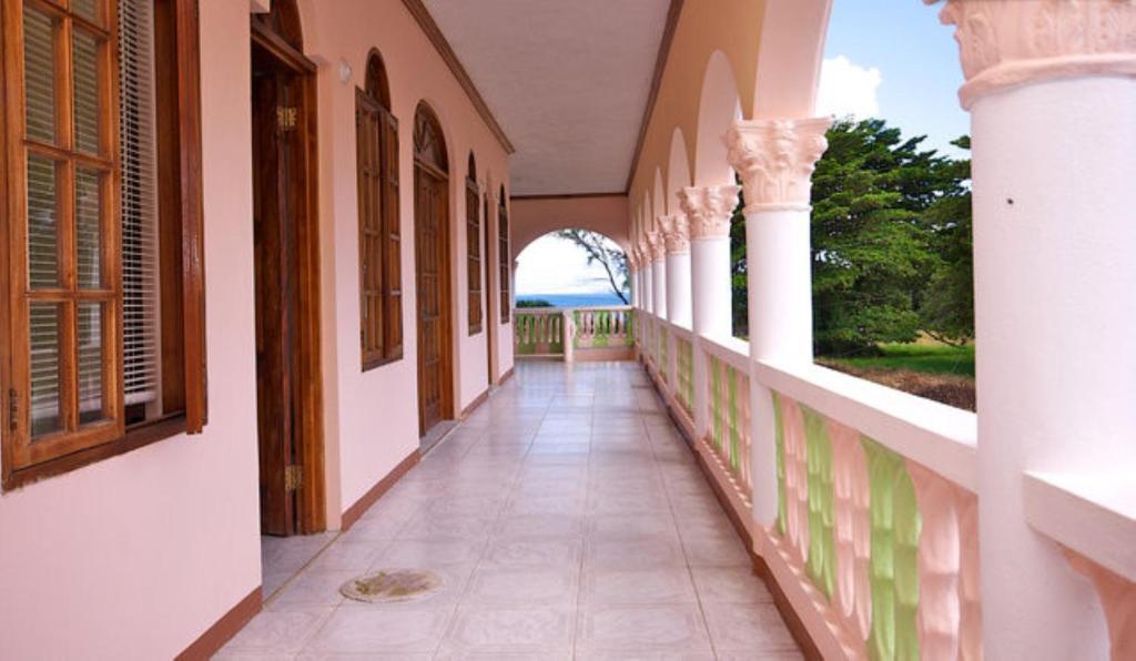 Dolphin Bay Yoga Guest House Drapers 외부 사진