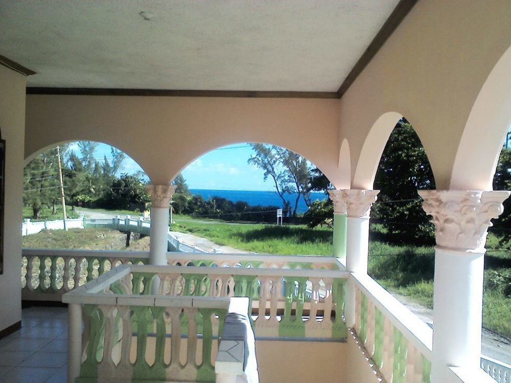 Dolphin Bay Yoga Guest House Drapers 외부 사진